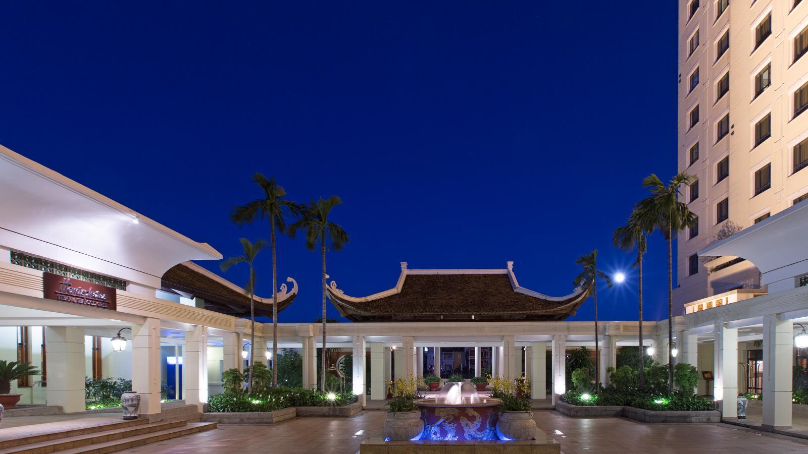 Sheraton Hanoi Hotel Exterior foto