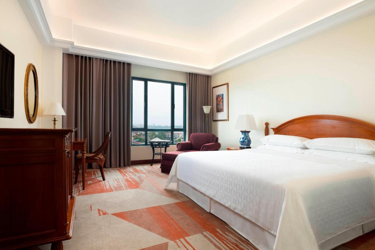 Sheraton Hanoi Hotel Exterior foto